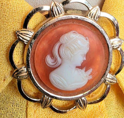 Vintage Cameo Scarf Clip - Yatva