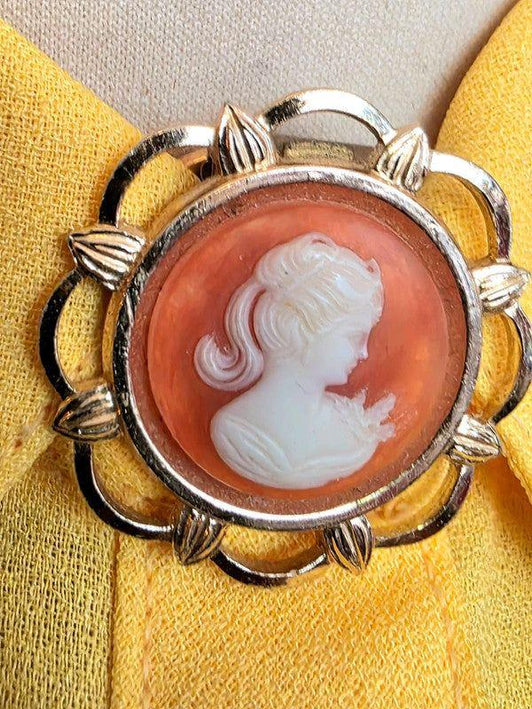Vintage Cameo Scarf Clip - Yatva