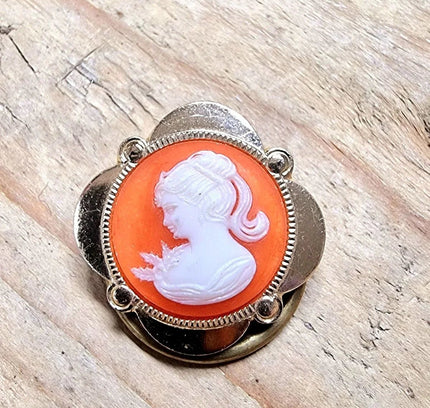 Vintage Cameo Scarf Holder - Yatva