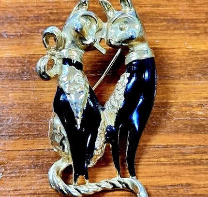 Vintage Cat in love Brooch - Yatva