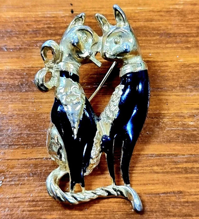 Vintage Cat in love Brooch - Yatva