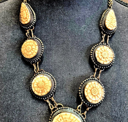 Vintage Chunky 80s Necklace - Yatva