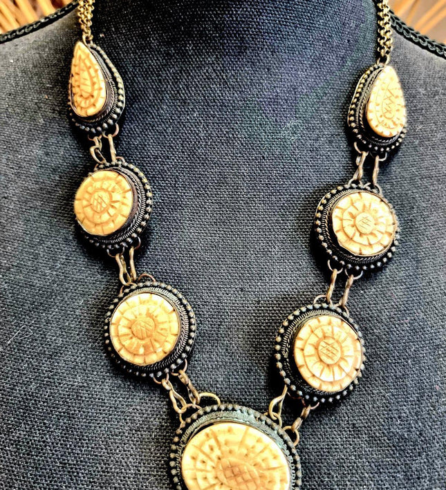 Vintage Chunky 80s Necklace - Yatva