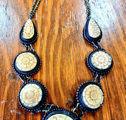 Vintage Chunky 80s Necklace - Yatva