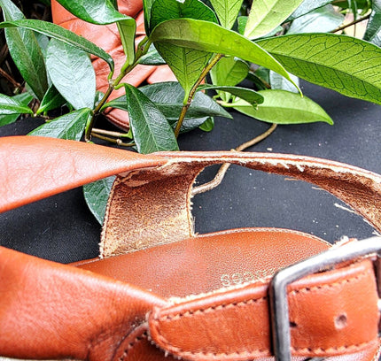 Vintage Clarks Caribees Tan Leather Crossover Slingback Sandals - Yatva