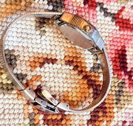 Vintage Commodoor Quartz Watch - Yatva