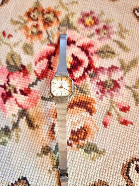 Vintage Commodoor Quartz Watch - Yatva