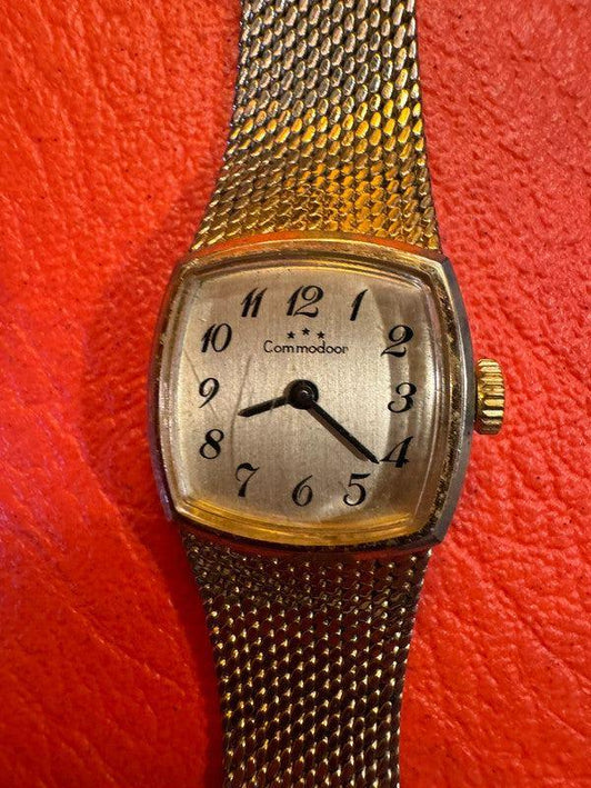 Vintage Commodoor Watch - Yatva