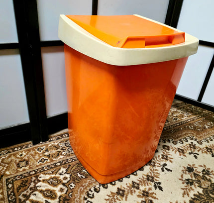 Vintage Curver Waste/Trash Can - Yatva