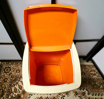 Vintage Curver Waste/Trash Can - Yatva