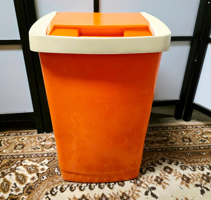 Vintage Curver Waste/Trash Can - Yatva
