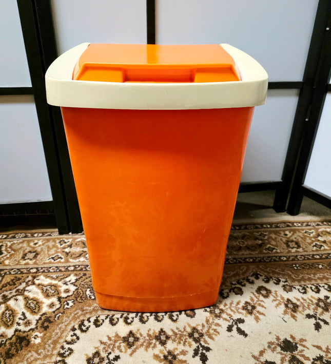 Vintage Curver Waste/Trash Can - Yatva