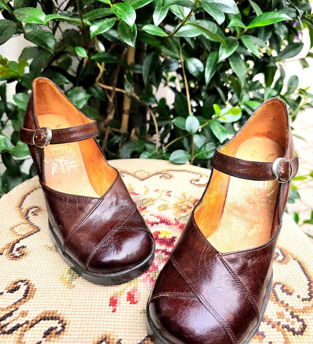 Vintage Deadstock Brand New 60s Tout Paris Shoes - Yatva