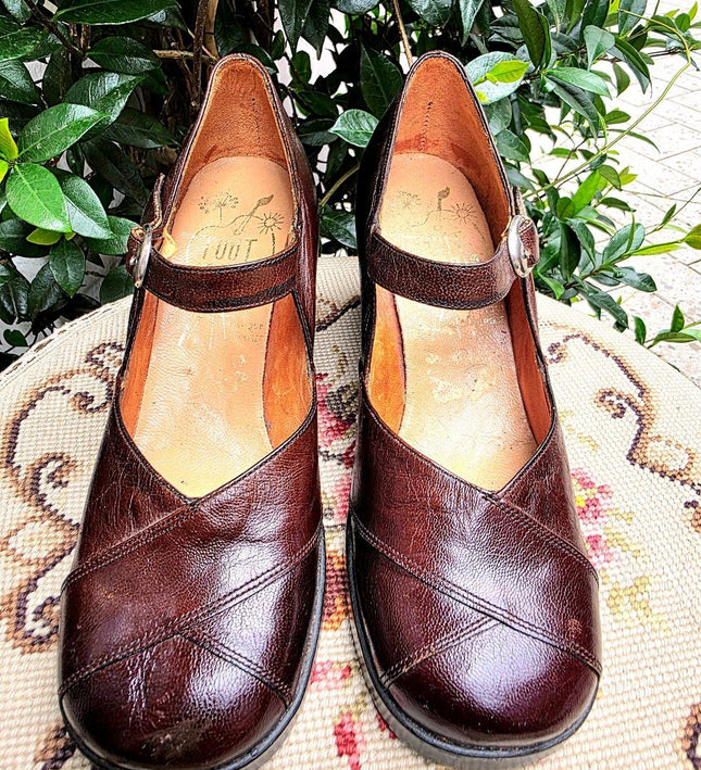 Vintage Deadstock Brand New 60s Tout Paris Shoes - Yatva