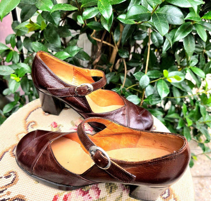 Vintage Deadstock Brand New 60s Tout Paris Shoes - Yatva