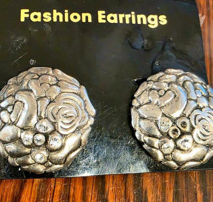 Vintage Deadstock Brand New 80's Clip on Earrings - Yatva