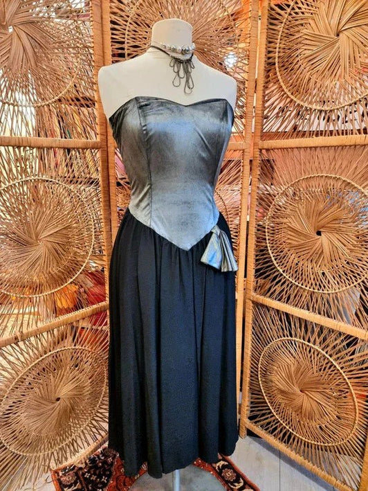 Vintage Eight' Til Late 80's Dress - Yatva