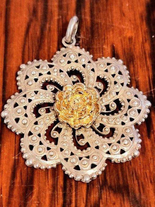 Vintage Floral Pendant - Yatva