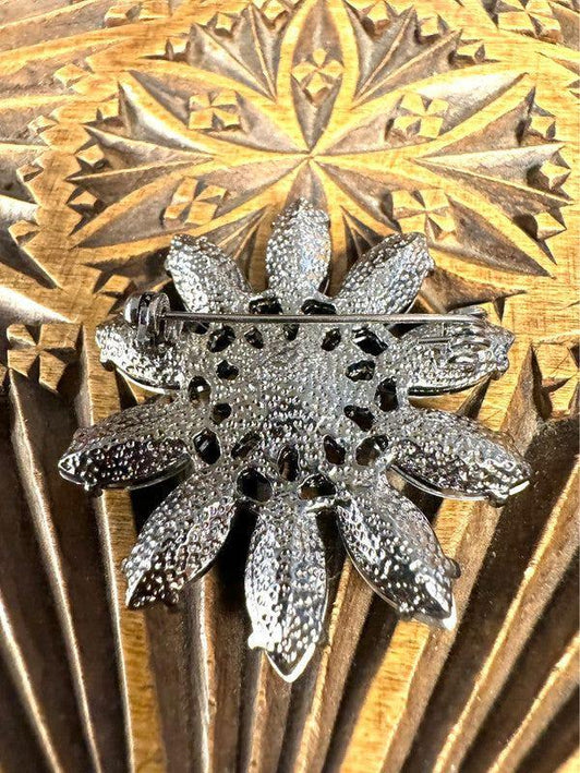 Vintage Flower Brooch - Yatva