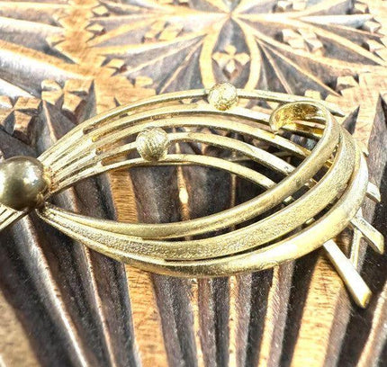 Vintage Golden Brooche - Yatva