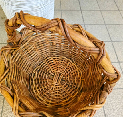 Vintage Hand - Woven Wicker Harvest Basket - Yatva
