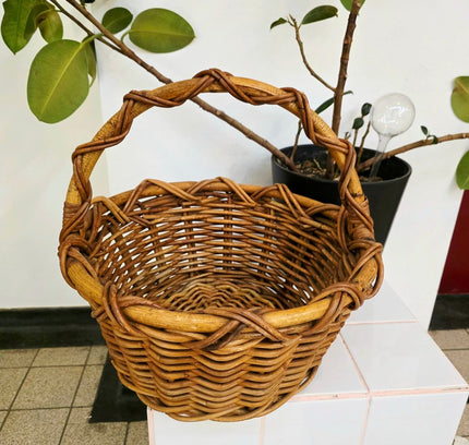 Vintage Hand - Woven Wicker Harvest Basket - Yatva