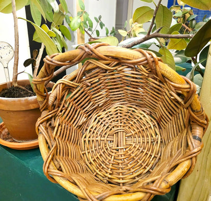 Vintage Hand - Woven Wicker Harvest Basket - Yatva