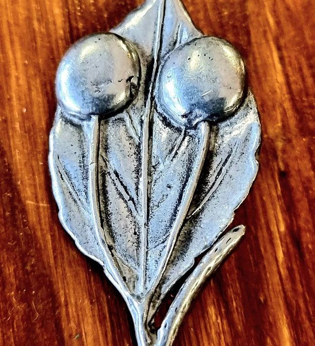 Vintage Handmade Flower Brooch Pin Tin Stamped metal - Yatva