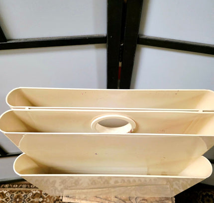 Vintage Kartell 4676 Magazine Rack by Giotto Stoppino | Cream 1970s Italian Design - Yatva
