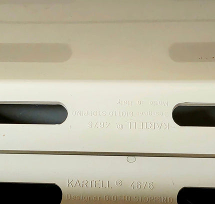 Vintage Kartell 4676 Magazine Rack by Giotto Stoppino | Cream 1970s Italian Design - Yatva