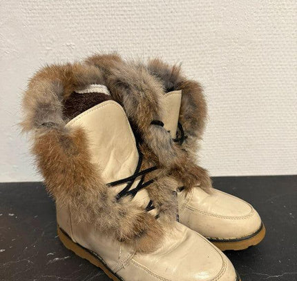 Vintage Lace up Boots - Yatva
