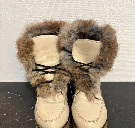 Vintage Lace up Boots - Yatva