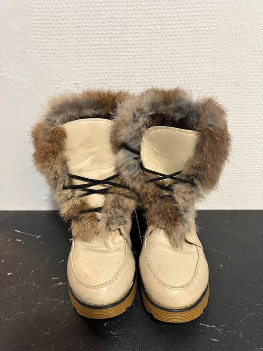 Vintage Lace up Boots - Yatva