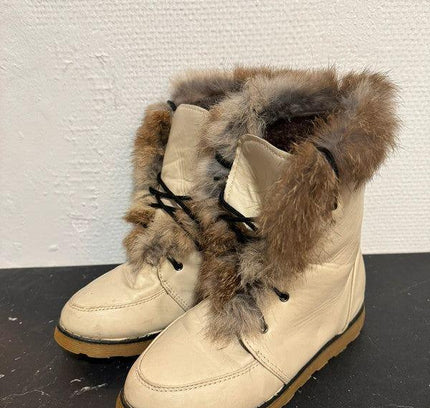 Vintage Lace up Boots - Yatva