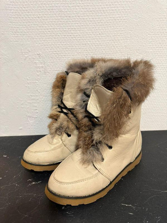 Vintage Lace up Boots - Yatva