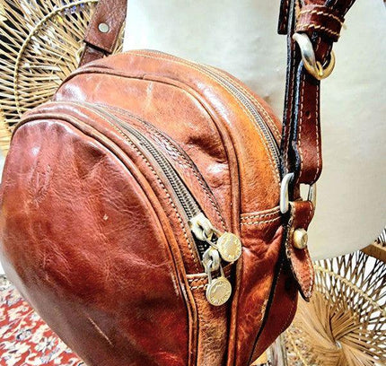 Vintage Leather Shoulder Bag - Yatva