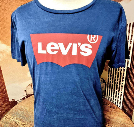 Vintage Levi's T-shirt - Yatva