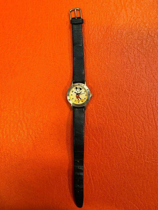 Vintage Mickey Mouse Watch - Yatva