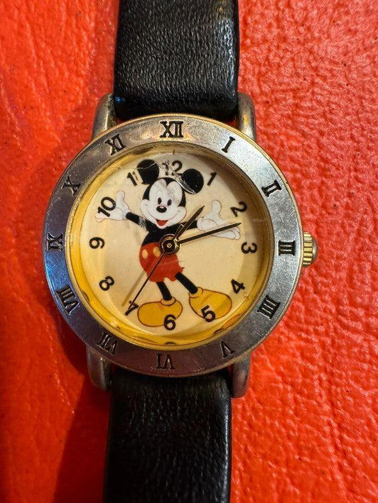 Vintage Mickey Mouse Watch - Yatva