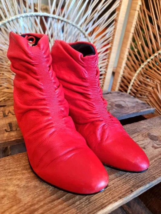 Vintage Millbrooks Ankle Boots - Yatva