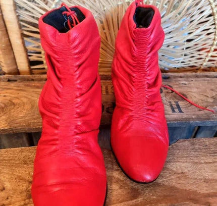 Vintage Millbrooks Ankle Boots - Yatva