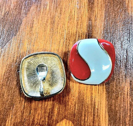 Vintage Monet Clip on Earrings - Yatva