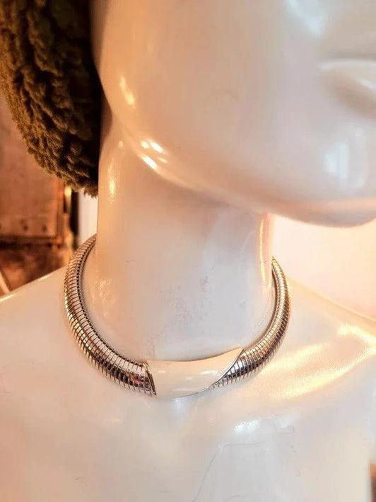 Vintage Monet Signed Chocker Necklace - Yatva
