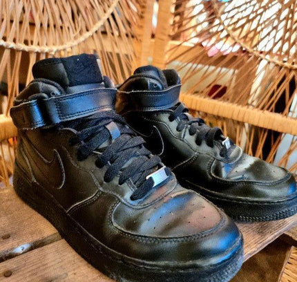 Vintage Nike Air Force 1 Sneakers - Yatva