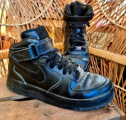 Vintage Nike Air Force 1 Sneakers - Yatva