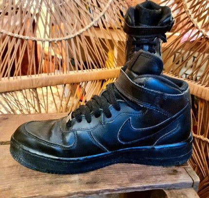 Vintage Nike Air Force 1 Sneakers - Yatva