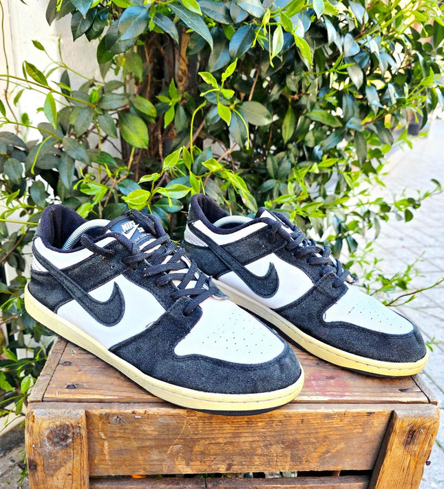 Vintage Nike SB Dunk Low Pro "Black/White Gum" Sneaker Trainers - Yatva