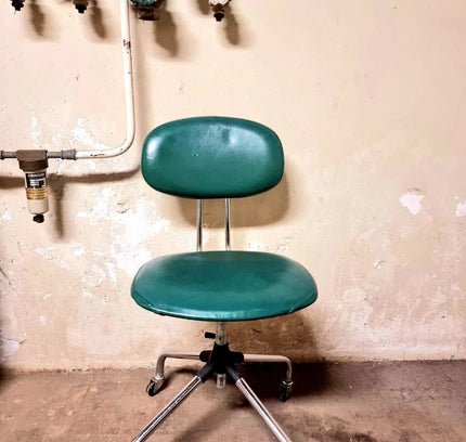Vintage Office Chair - Yatva