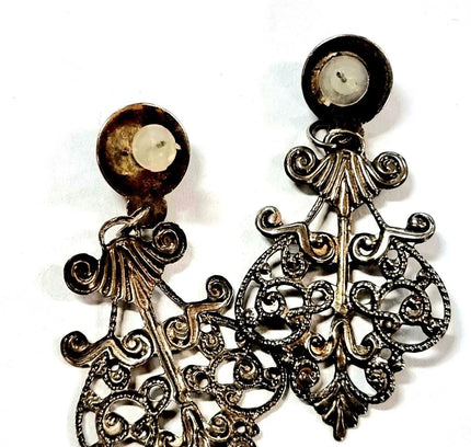 Vintage Pierced Earings - Yatva