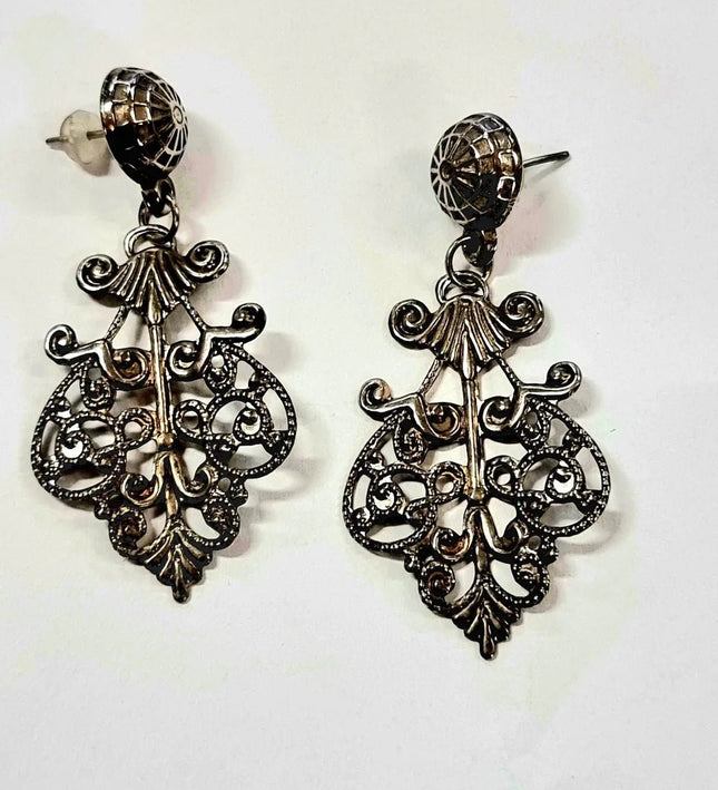 Vintage Pierced Earings - Yatva